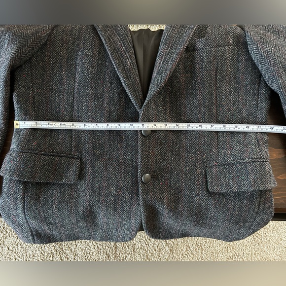 Classic Harris Tweed Gray Wool Blazer - Picture 5 of 7